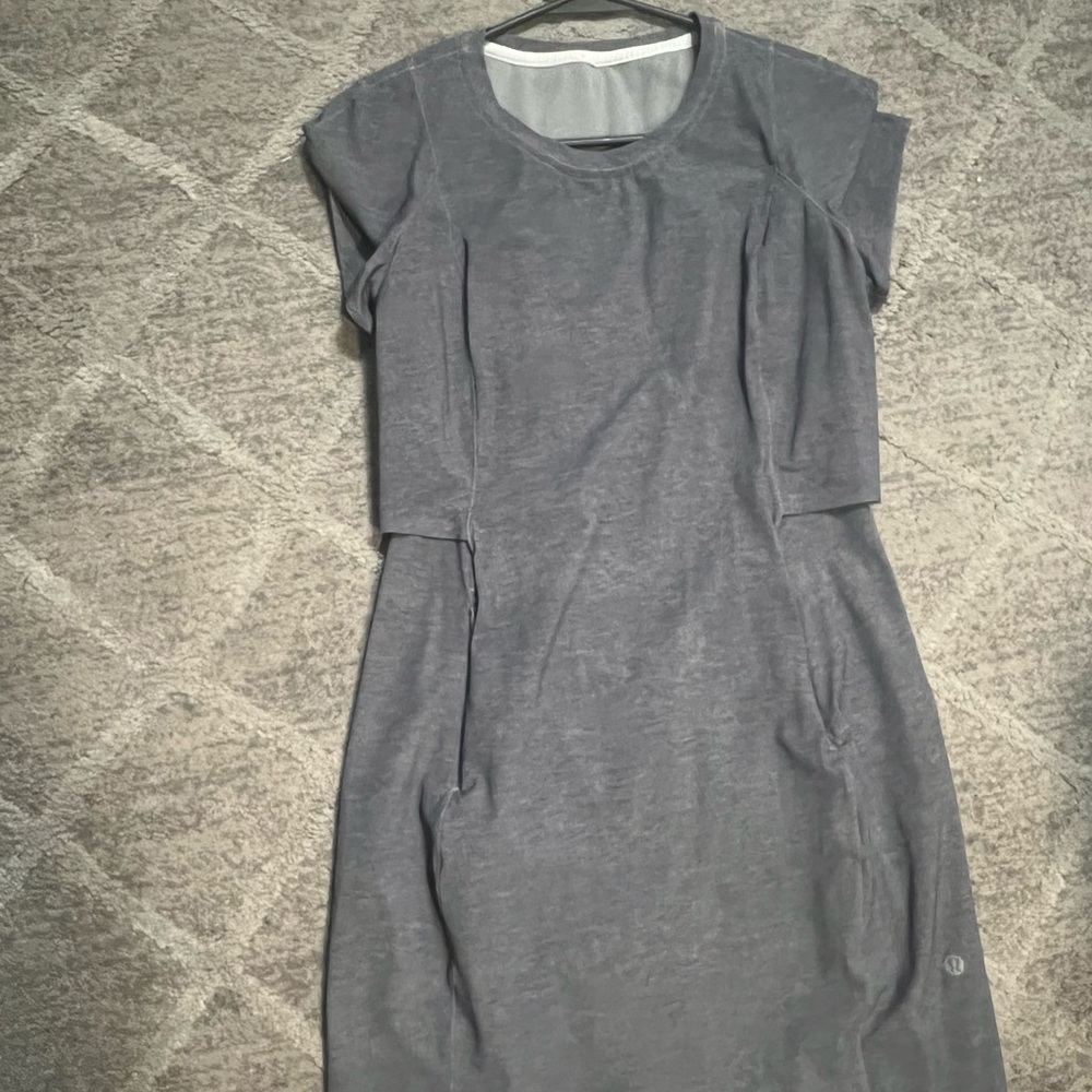 Small LuLulemon dress.